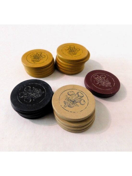 Other - Poker Chips Prince Of Wales Embossed Crown Ostrich Feathers 25 Clay Vintage
